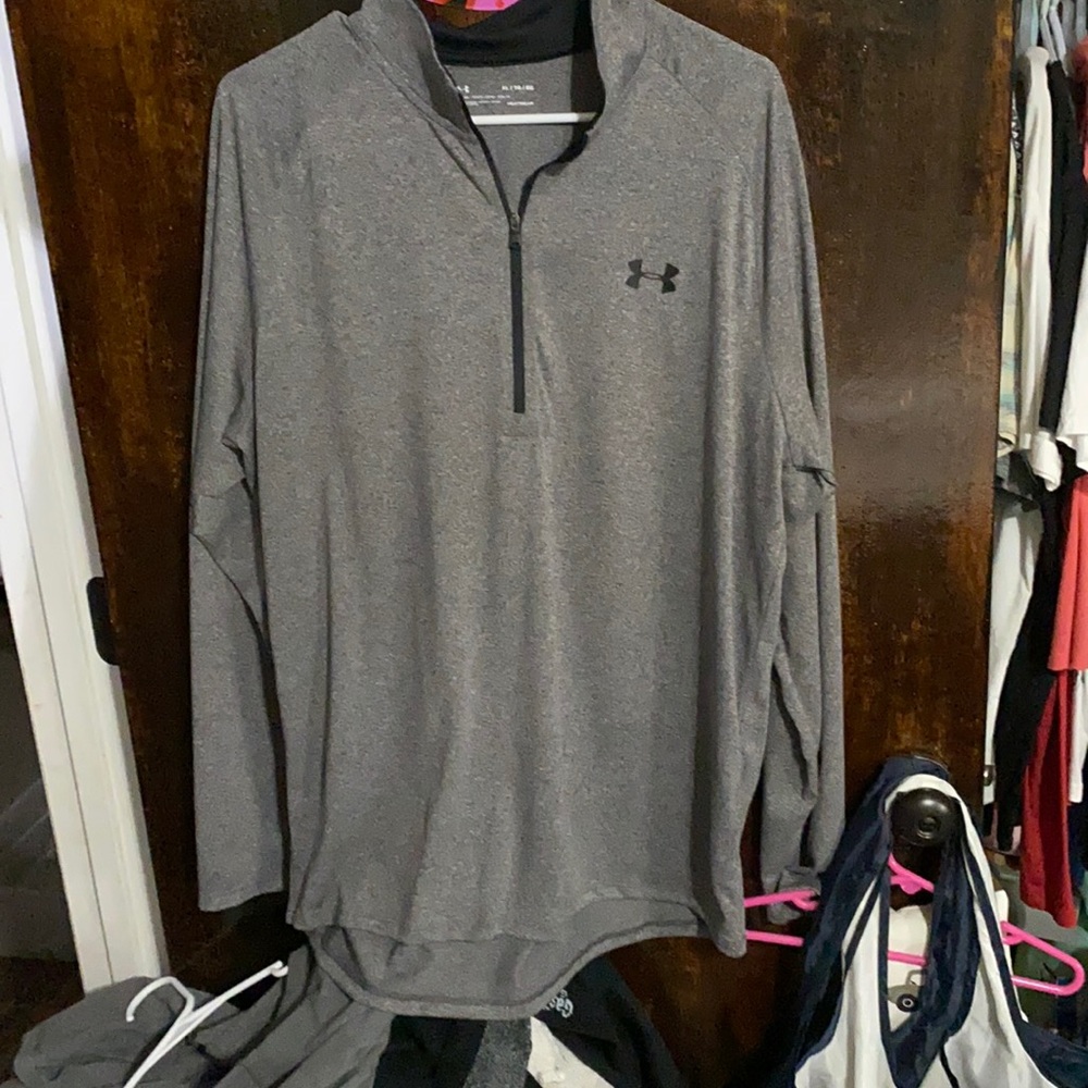 Men under armour pullover
